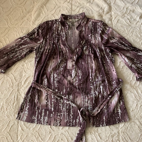 BCBG Abstract Blouse - Picture 7 of 7